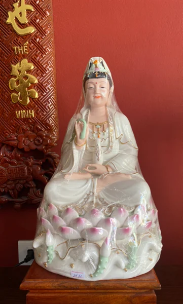 Tượng Phật Bà đế sóng xanh, sen hồng 35 cm