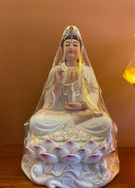 Tượng Phật Bà trắng đế sóng trắng 40 cm
