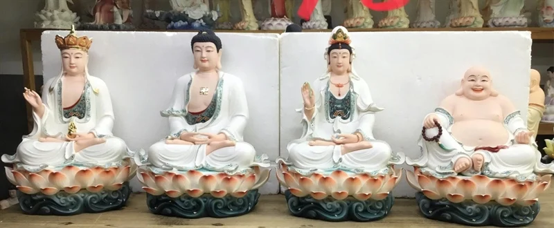 tam thánh đế sóng 40 áo trắng phối xanh