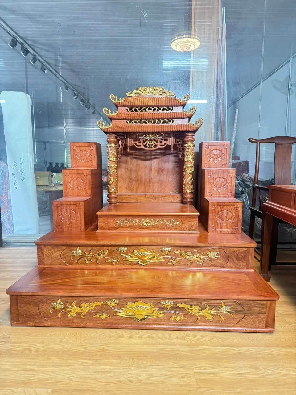 Mẫu mái chùa với họa tiết hoa sen — góc bổ sung